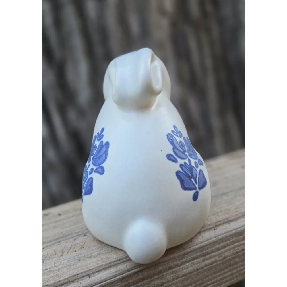 Vintage Pfaltzgraff Yorktowne Bunny Rabbits Flowers Easter Salt & Pepper Shakers